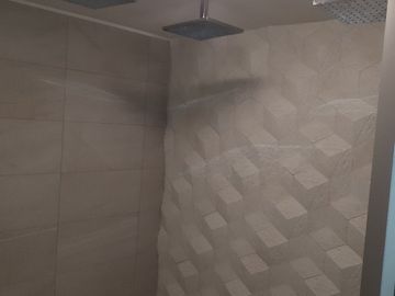 VENDO HERMOSA SUITE CERCA UDLA