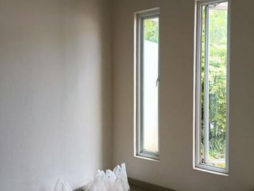 Rumah 2 lantai cibubur depok ada free furniture