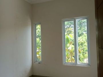 Rumah 2 lantai cibubur depok ada free furniture