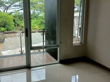 Rumah 2 lantai cibubur depok ada free furniture