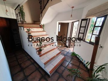 Casa PH en venta en Ramos Mejia Sur