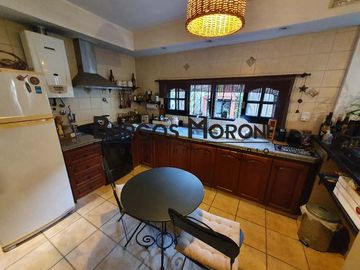 Casa PH en venta en Ramos Mejia Sur