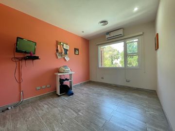 Casa - Barrio Parque Leloir