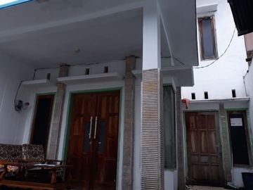 Rumah kos aktif dijual murah strategis dekat kampus UB di kota Malang.