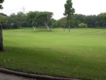 Lot In Southwoods For Sale 1.6 KM From Southwoods Exit Near The Centra Park Facing East And South