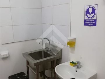 Local Comercial en Venta en Fray Luis de la peña / Bascuñan Guerrero