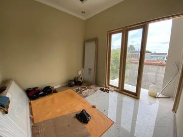 Dijual Rumah Baru 2 lantai proses finishing dekay stadion maguwo