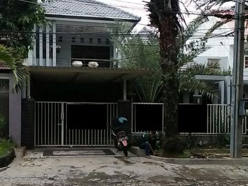Disewakan Rumah Tengah Kota Jalan Porong Darmo Surabaya