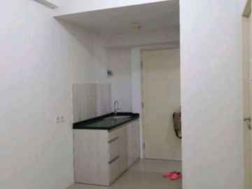Disewakan apartemen diatas Mall pakuwon Tanglin 2BR corner