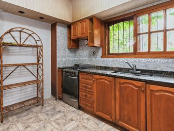 Venta Excelente Chalet C/ Parque, Quincho y Piscina - Boulogne