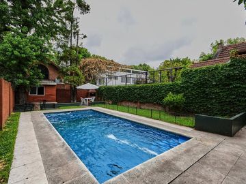 Venta Excelente Chalet C/ Parque, Quincho y Piscina - Boulogne