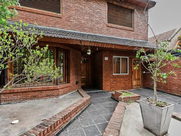 Venta Excelente Chalet C/ Parque, Quincho y Piscina - Boulogne
