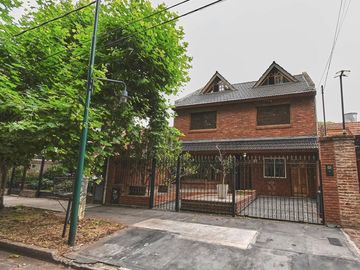 Venta Excelente Chalet C/ Parque, Quincho y Piscina - Boulogne