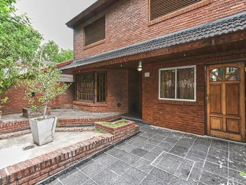 Venta Excelente Chalet C/ Parque, Quincho y Piscina - Boulogne