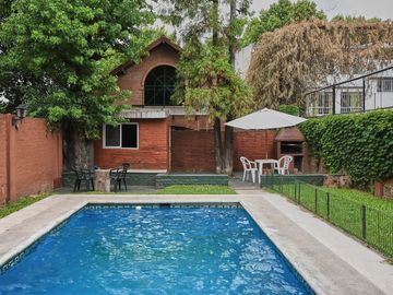 Venta Excelente Chalet C/ Parque, Quincho y Piscina - Boulogne