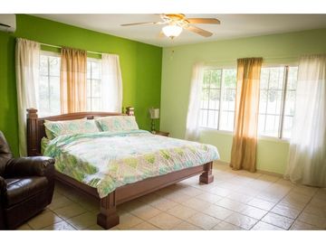 CASA EN CORONADO DE 1.321 M2 ALQUILER/VENTA