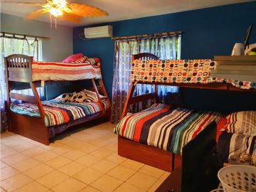 CASA EN CORONADO DE 1.321 M2 ALQUILER/VENTA