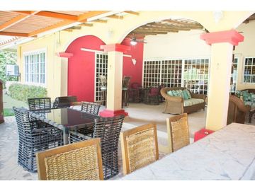 CASA EN CORONADO DE 1.321 M2 ALQUILER/VENTA