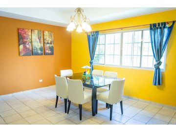 CASA EN CORONADO DE 1.321 M2 ALQUILER/VENTA