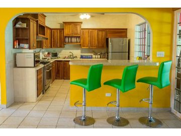 CASA EN CORONADO DE 1.321 M2 ALQUILER/VENTA