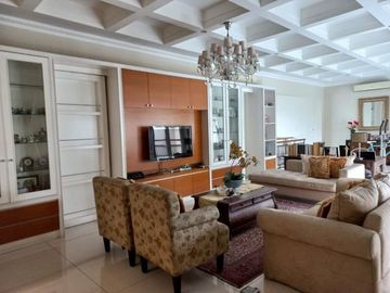 DIJUAL RUMAH MEWAH 2 LT, POOL, SEMI FURNISHED DI VETERAN BINTARO