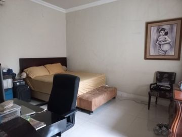 DIJUAL RUMAH MEWAH 2 LT, POOL, SEMI FURNISHED DI VETERAN BINTARO