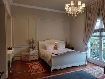 DIJUAL RUMAH MEWAH 2 LT, POOL, SEMI FURNISHED DI VETERAN BINTARO