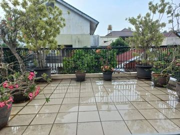 DIJUAL RUMAH MEWAH 2 LT, POOL, SEMI FURNISHED DI VETERAN BINTARO