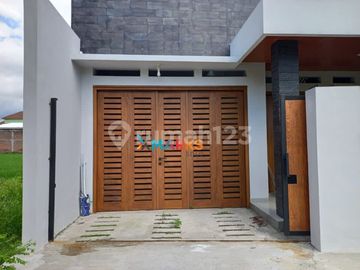 Rumah Baru Gress Lingkungan Nyaman Daerah Ring 1 Sumber Banjarsari