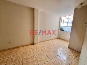 🏠 DEPARTAMENTO FLAT EN VENTA
📍 Ubicación: AVENIDA CESAR VALLEJO - URB RINCONADA, Frente al mercado 