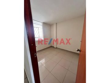 🏠 DEPARTAMENTO FLAT EN VENTA
📍 Ubicación: AVENIDA CESAR VALLEJO - URB RINCONADA, Frente al mercado 