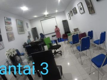Dijual Ruko di Gajah Raya blkg Lottemart Semarang jalan besar Parkir Luas