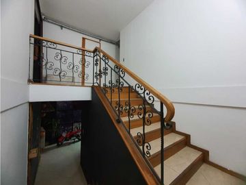 VENTA DE CASA EN VELODROMO GRAN UBICACIÓN, EN ESQUINA