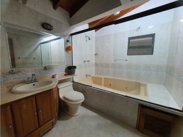 VENTA DE CASA EN VELODROMO GRAN UBICACIÓN, EN ESQUINA
