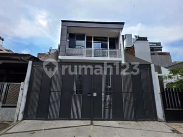 Rumah Baru 4 Kamar di Sunrise Garden Jakarta Barat