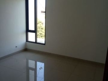 5 Bedroom House for sale