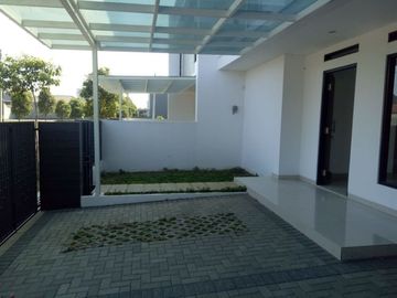 5 Bedroom House for sale