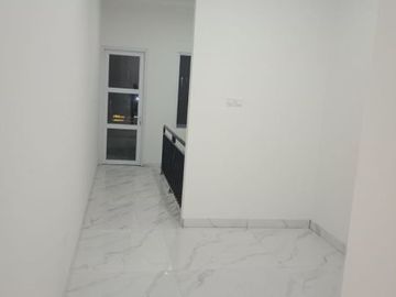 Rumah cluster cantik 2 lt 1,5 M di Tanah Baru Depok