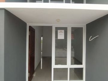 Rumah siap huni, ready stok, tanpa DP strategis di Karangsatria Bekasi