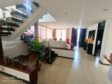 casa en venta en las mercedes. Cod V109242