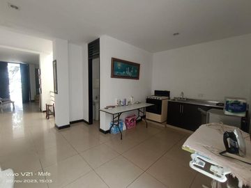 casa en venta en las mercedes. Cod V109242