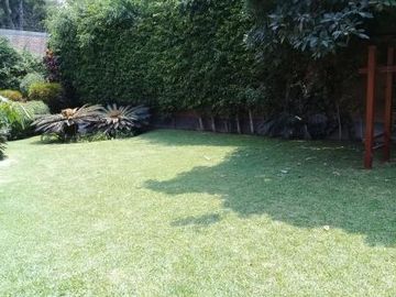 Terreno Plano. Ocasión, Amplia Casa