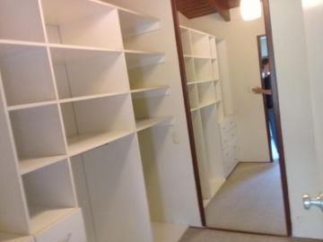 Terreno Plano. Ocasión, Amplia Casa