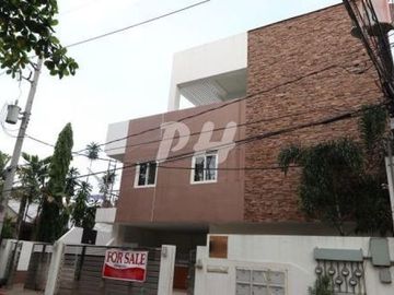 RFO Townhouse In Fairview for sale at 7.2M PH995