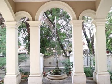 DIJUAL RUMAH SANGAT MEWAH FASILITAS BAGUS DI PATRA KUNINGAN JAKARTA