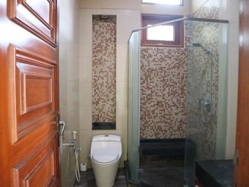 DIJUAL RUMAH SANGAT MEWAH FASILITAS BAGUS DI PATRA KUNINGAN JAKARTA