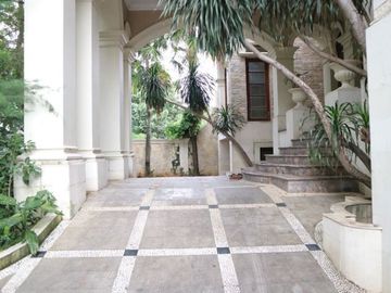 DIJUAL RUMAH SANGAT MEWAH FASILITAS BAGUS DI PATRA KUNINGAN JAKARTA