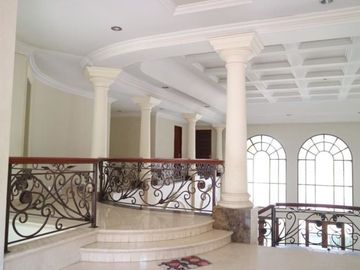 DIJUAL RUMAH SANGAT MEWAH FASILITAS BAGUS DI PATRA KUNINGAN JAKARTA