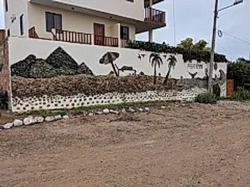 Puerto Cayo: Se Vende Casa Cerca del Mar en Puerto Cayo