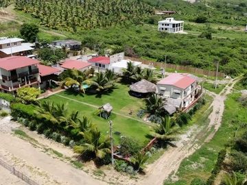 Puerto Cayo: Se Vende Casa Cerca del Mar en Puerto Cayo